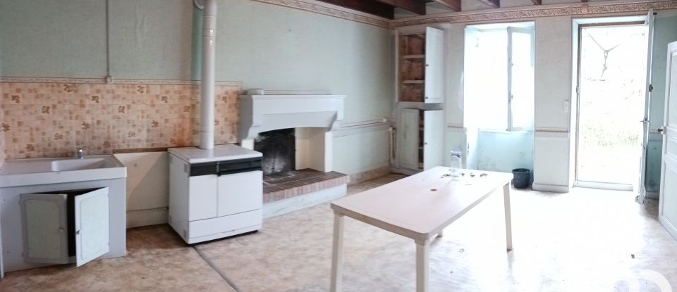 Maison de campagne 4 pièces de 300 m² à Ensigné (79170)