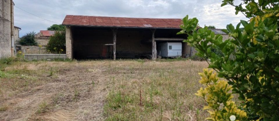 Maison de campagne 4 pièces de 300 m² à Ensigné (79170)