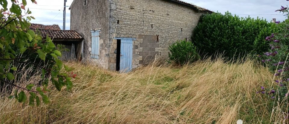 Country house 4 rooms of 300 m² in Ensigné (79170)