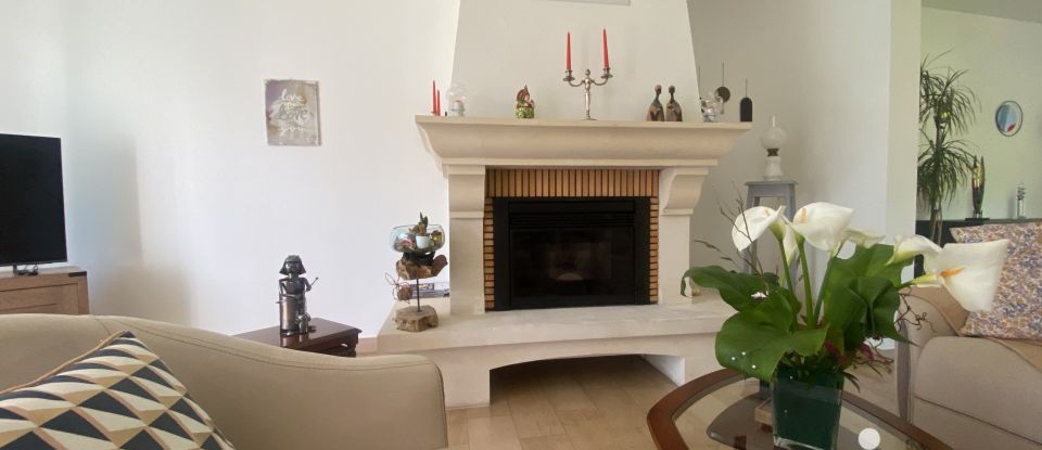 House 6 rooms of 185 m² in Luynes (37230)