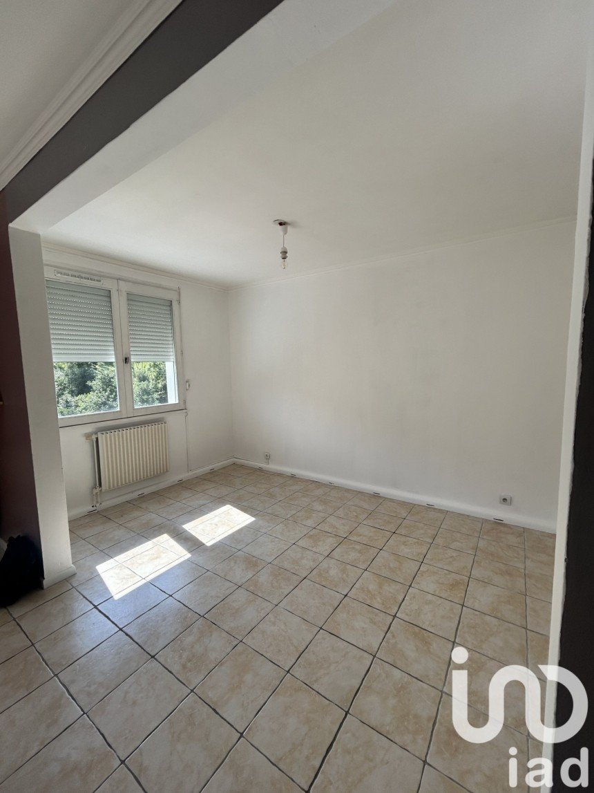 Appartement 3 pièces de 77 m² à Saint-Étienne (42100)