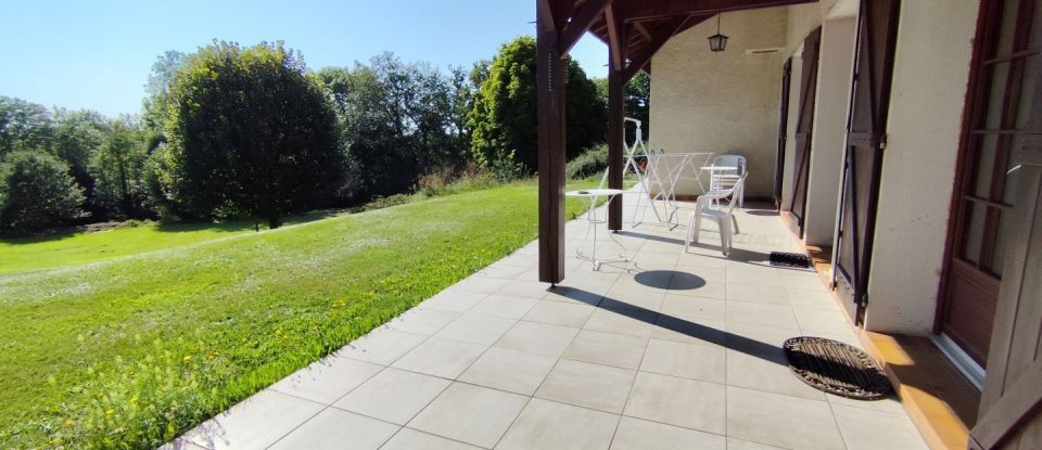 House 6 rooms of 120 m² in Saint-Ours (63230)