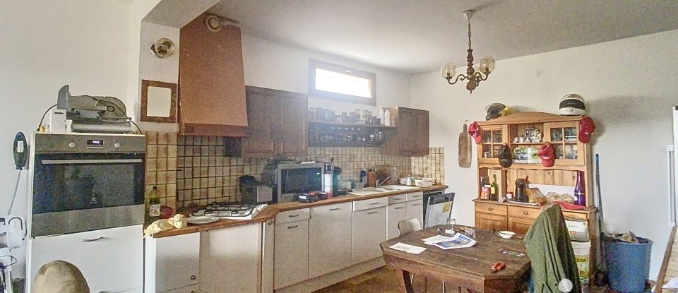 Traditional house 8 rooms of 240 m² in Auriac-sur-Vendinelle (31460)