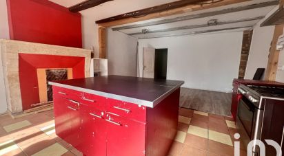 House 6 rooms of 134 m² in Genouillé (17430)