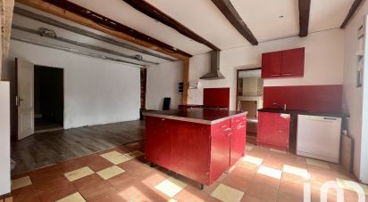 House 6 rooms of 134 m² in Genouillé (17430)