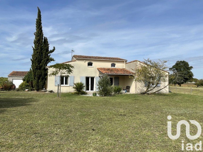 Traditional house 6 rooms of 158 m² in Jarnac-Champagne (17520)