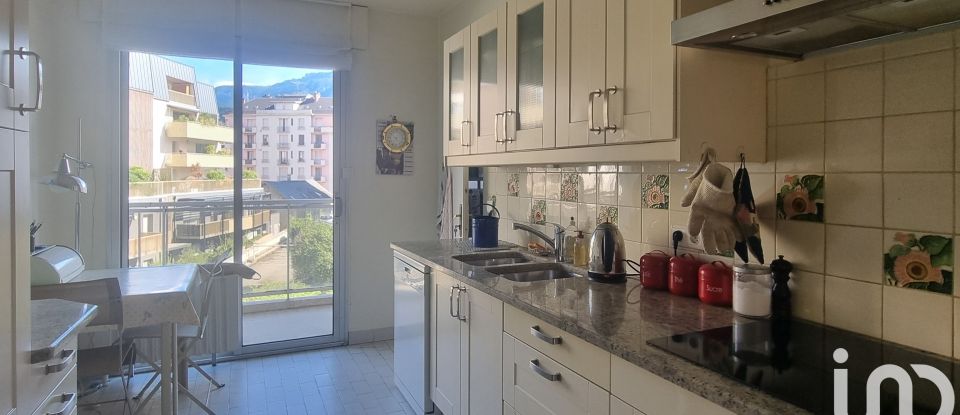 Appartement 3 pièces de 115 m² à Chambéry (73000)