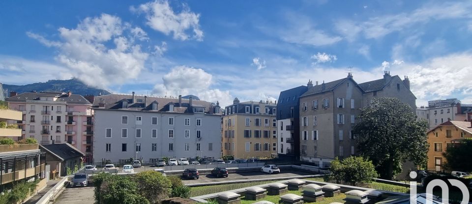 Appartement 3 pièces de 115 m² à Chambéry (73000)