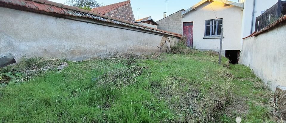 Village house 5 rooms of 150 m² in Panissières (42360)