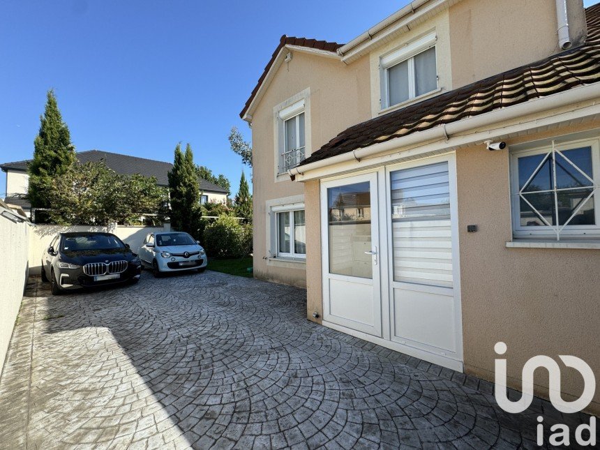 Maison traditionnelle 6 pièces de 120 m² à Presles-en-Brie (77220)