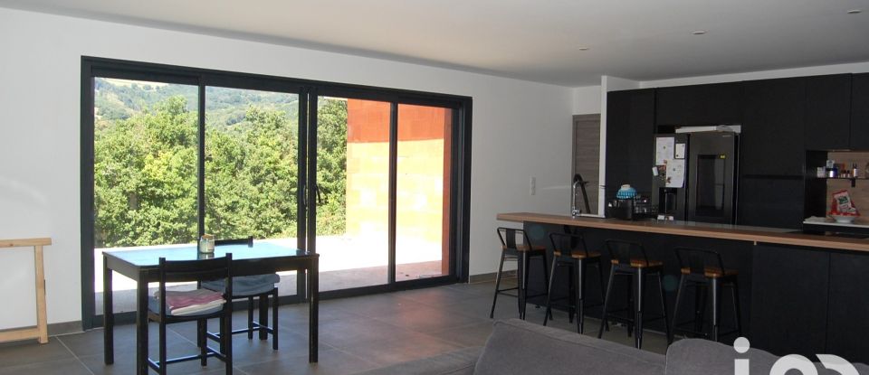 House 5 rooms of 146 m² in Saint-Beauzély (12620)