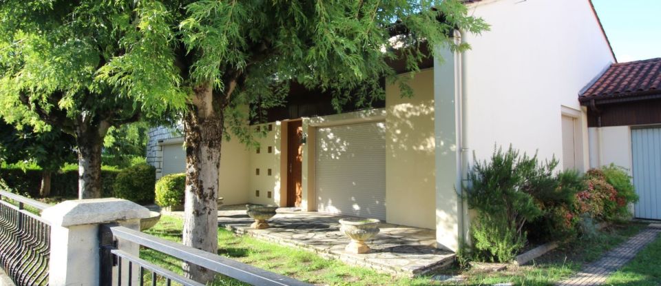 Maison 4 pièces de 117 m² à Bergerac (24100)