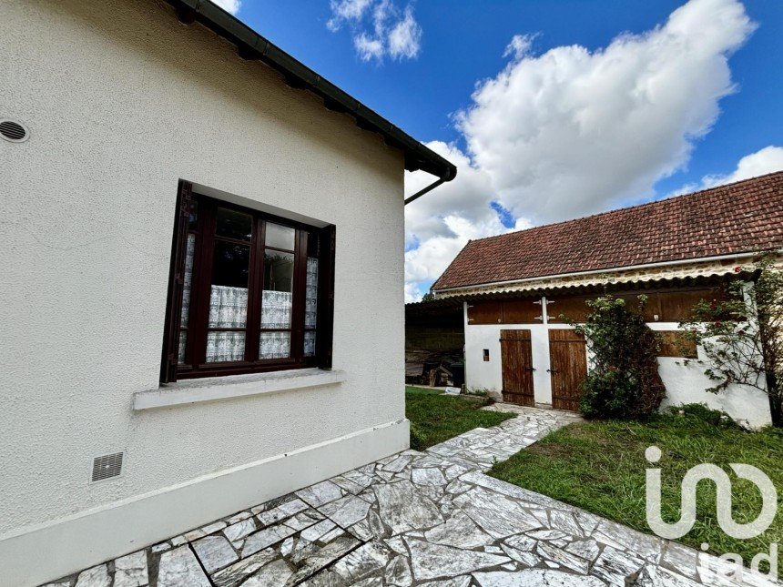 House 5 rooms of 83 m² in Neure (03320)