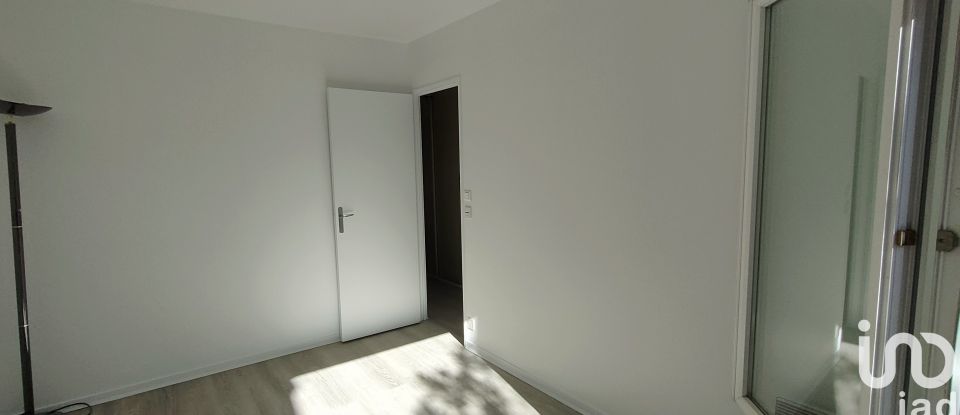 Appartement 3 pièces de 73 m² à Paris (75020)