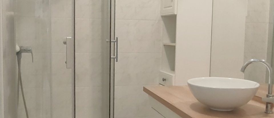 Appartement 3 pièces de 73 m² à Paris (75020)