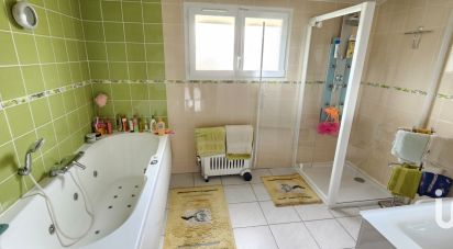 House 7 rooms of 140 m² in Le Coudray-Saint-Germer (60850)