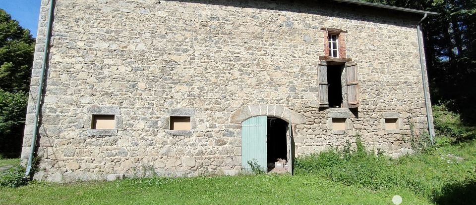 Ferme 12 pièces de 222 m² à - (23500)