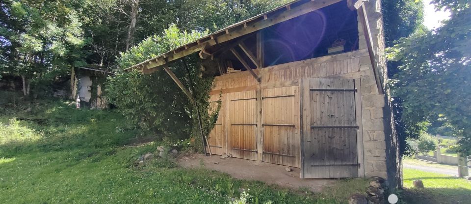 Ferme 12 pièces de 222 m² à - (23500)