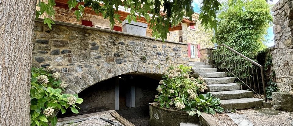 Traditional house 7 rooms of 170 m² in Saint-Privat (07200)