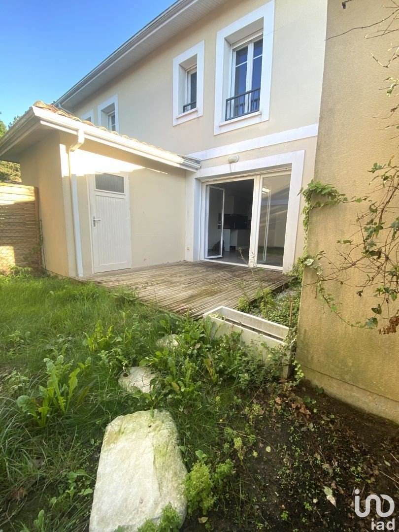 Maison 3 pièces de 63 m² à Artigues-près-Bordeaux (33370)