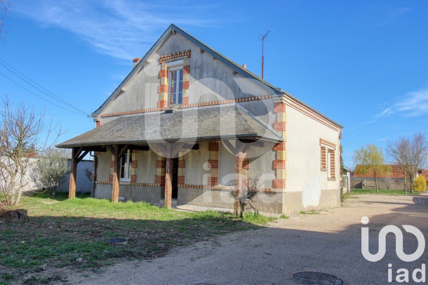 Maison 11 pièces de 286 m² à Neuville-aux-Bois (45170)