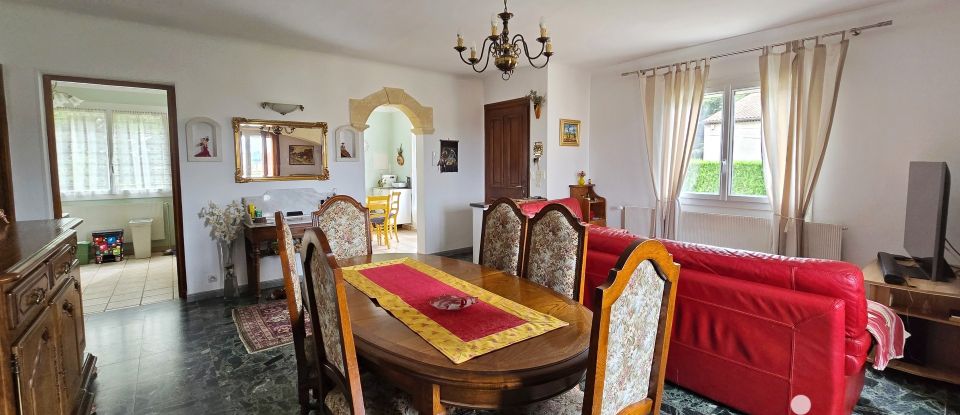 Traditional house 7 rooms of 147 m² in Bagnols-sur-Cèze (30200)