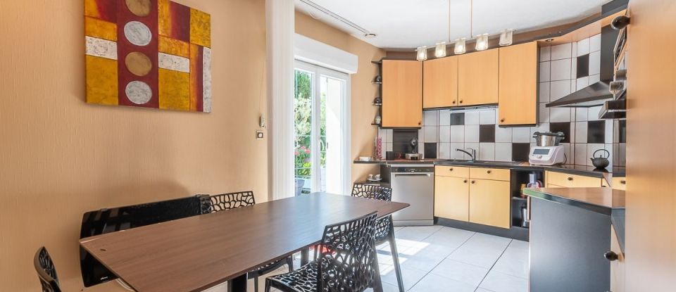 Maison 7 pièces de 171 m² à Chieulles (57070)