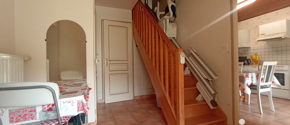 Traditional house 5 rooms of 125 m² in Ceaux-en-Loudun (86200)