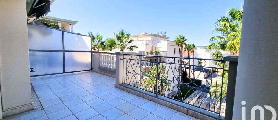 Apartment 4 rooms of 105 m² in Hyères (83400)