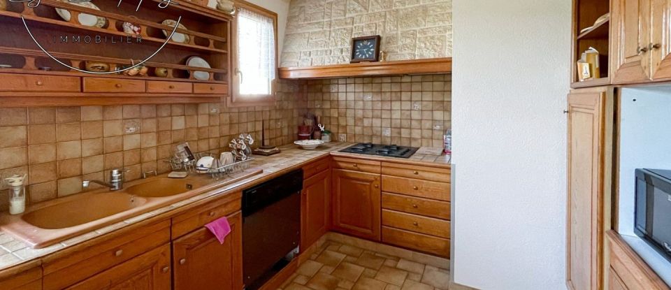 House 4 rooms of 105 m² in Tremblay-en-France (93290)