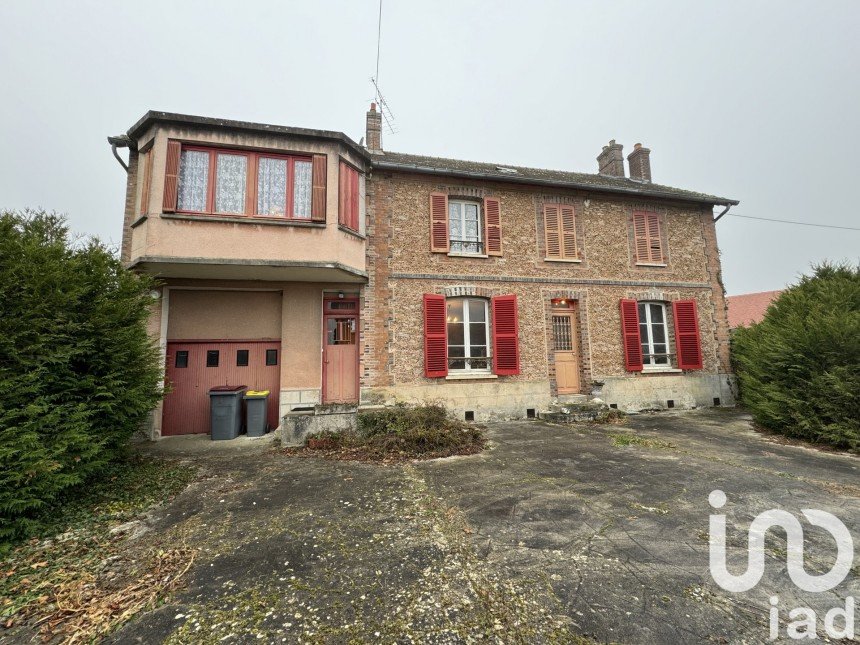 Maison 7 pièces de 185 m² à Villeneuve-les-Bordes (77154)