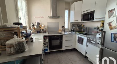 Apartment 3 rooms of 70 m² in Évry (91000)