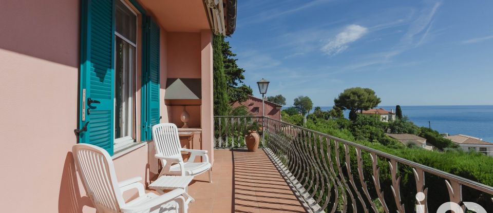 House 5 rooms of 133 m² in Menton (06500)