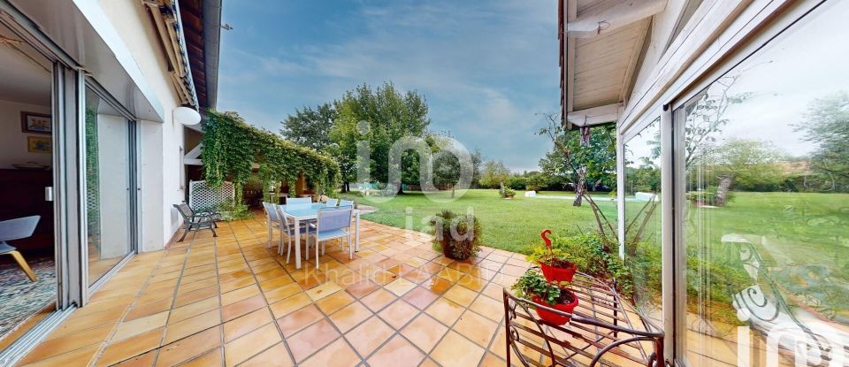 Country house 5 rooms of 247 m² in Montauban (82000)