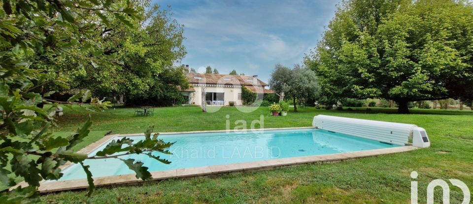 Country house 5 rooms of 247 m² in Montauban (82000)