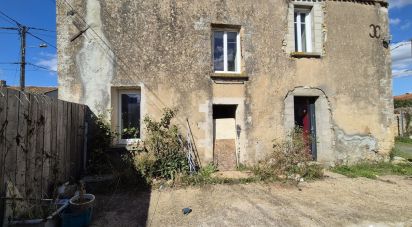 House 4 rooms of 92 m² in Saint-Martin-de-Sanzay (79290)