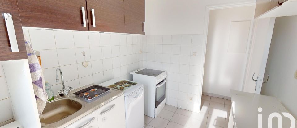 Duplex 4 rooms of 63 m² in Melun (77000)