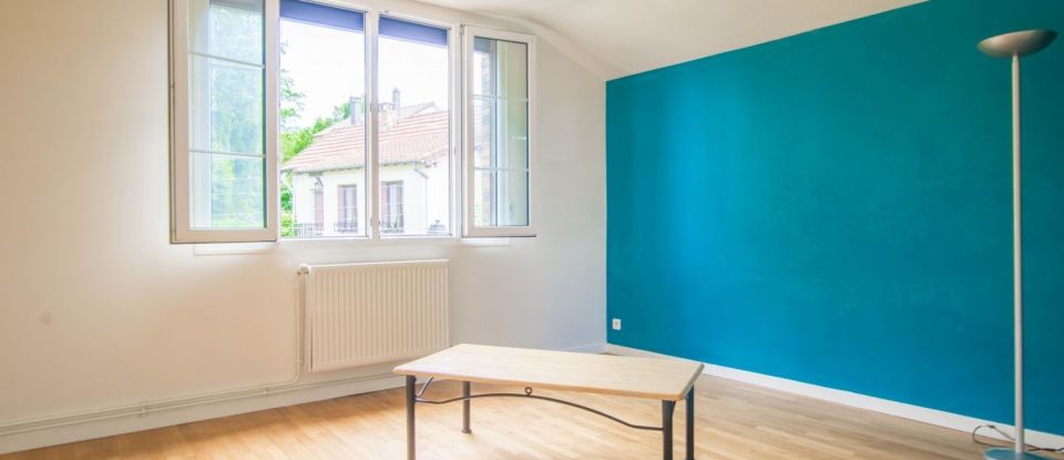 House 4 rooms of 120 m² in Montlhéry (91310)