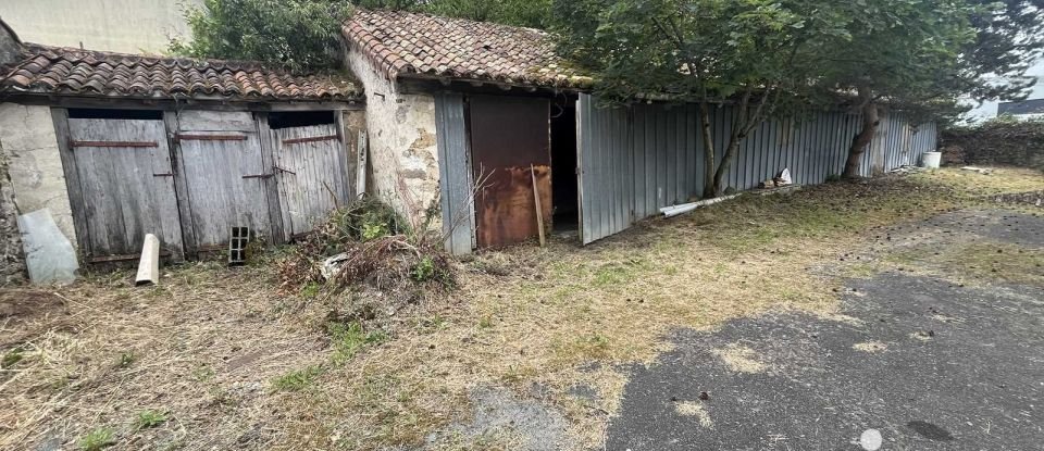 Immeuble de 295 m² à Azay-sur-Thouet (79130)