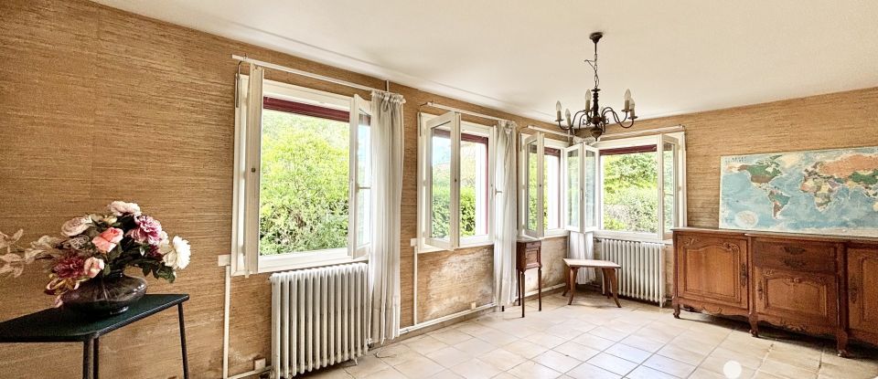 Traditional house 7 rooms of 150 m² in Saint-Loubès (33450)