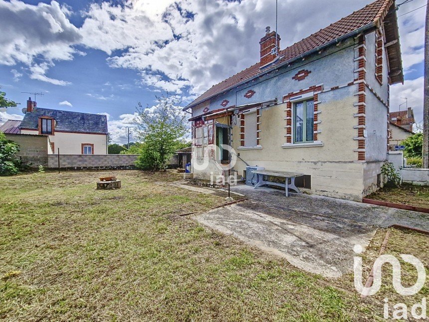 Traditional house 2 rooms of 40 m² in Vierzon (18100)