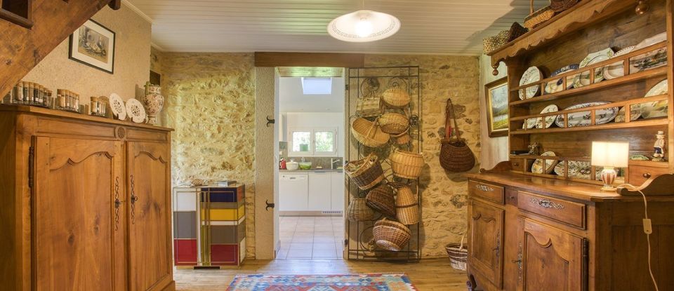 Maison traditionnelle 7 pièces de 233 m² à Sarlat-la-Canéda (24200)