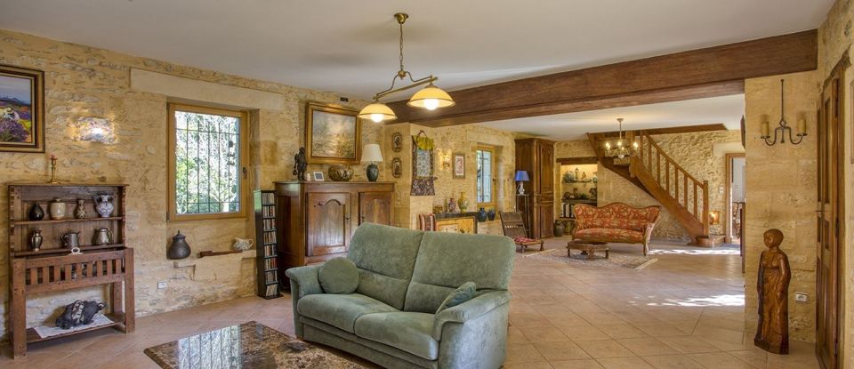 Maison traditionnelle 7 pièces de 233 m² à Sarlat-la-Canéda (24200)