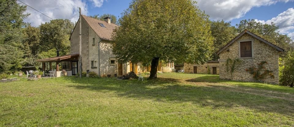 Maison traditionnelle 7 pièces de 233 m² à Sarlat-la-Canéda (24200)