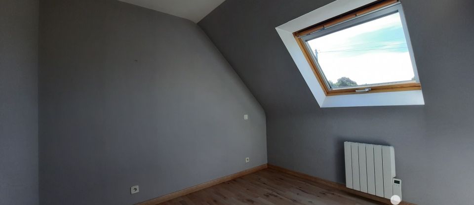 House 7 rooms of 117 m² in Saint-Jean-Kerdaniel (22170)