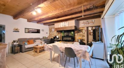 Longere 5 rooms of 105 m² in Saint-Aubin-d'Aubigné (35250)