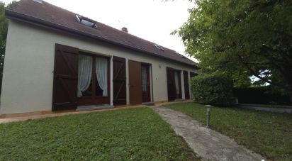 House 6 rooms of 135 m² in Villemanoche (89140)