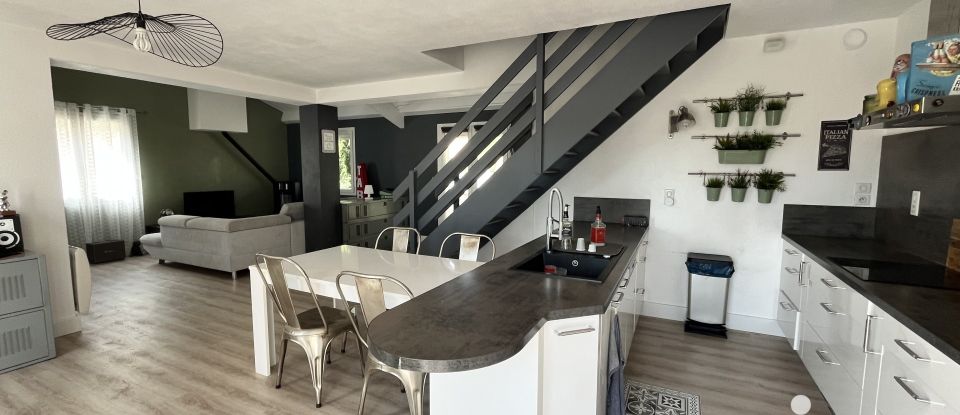 Maison traditionnelle 5 pièces de 123 m² à Étoile-sur-Rhône (26800)