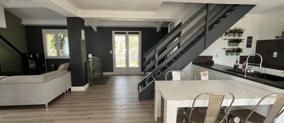 Maison traditionnelle 5 pièces de 123 m² à Étoile-sur-Rhône (26800)