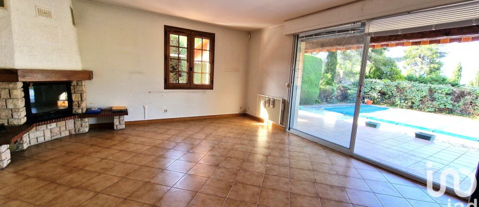 Traditional house 5 rooms of 119 m² in Sanary-sur-Mer (83110)